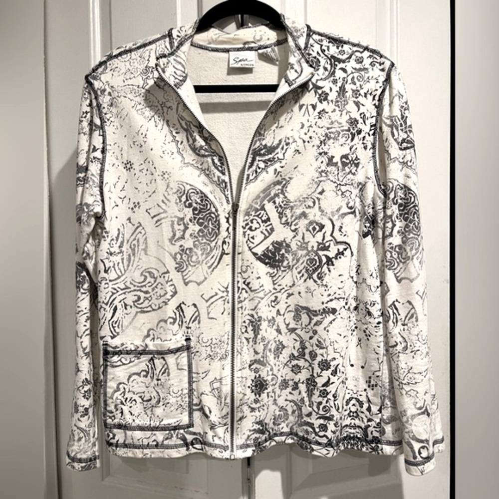 SPA by CHICOS / Casual Zip Jacket w Purposeful Fading Design Look